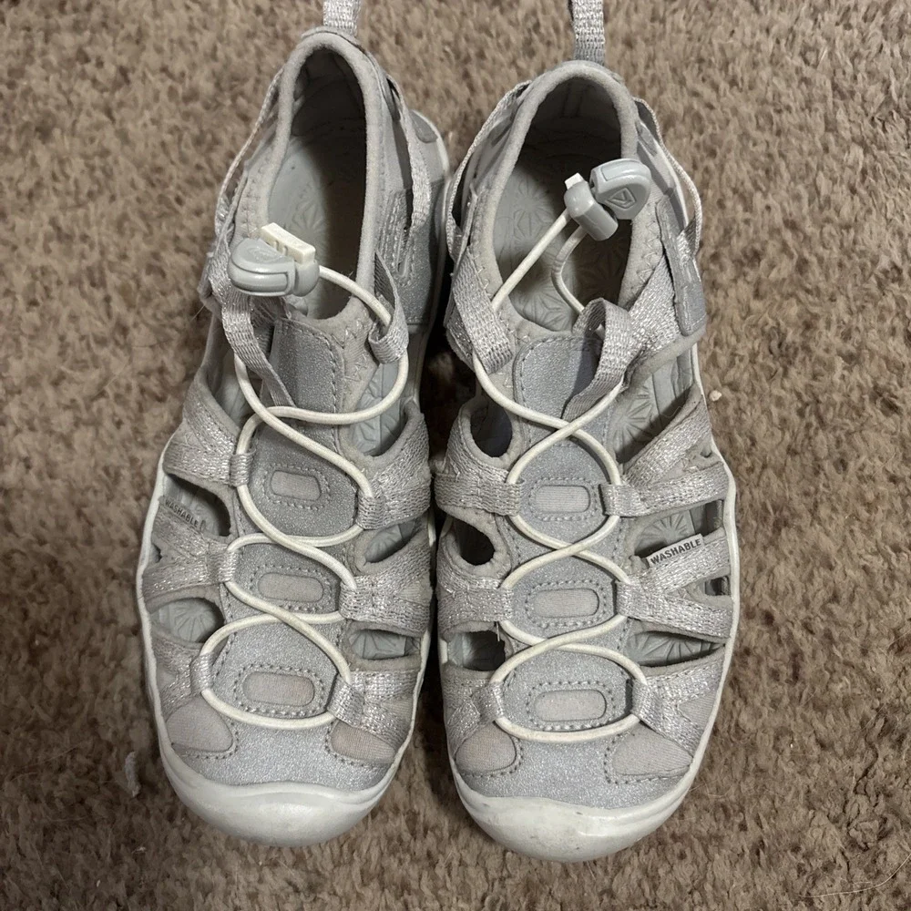 Keen Girls Moxie Sandal Waterproof Outdoor Hiking Play Shoes Water Silver Sz 1